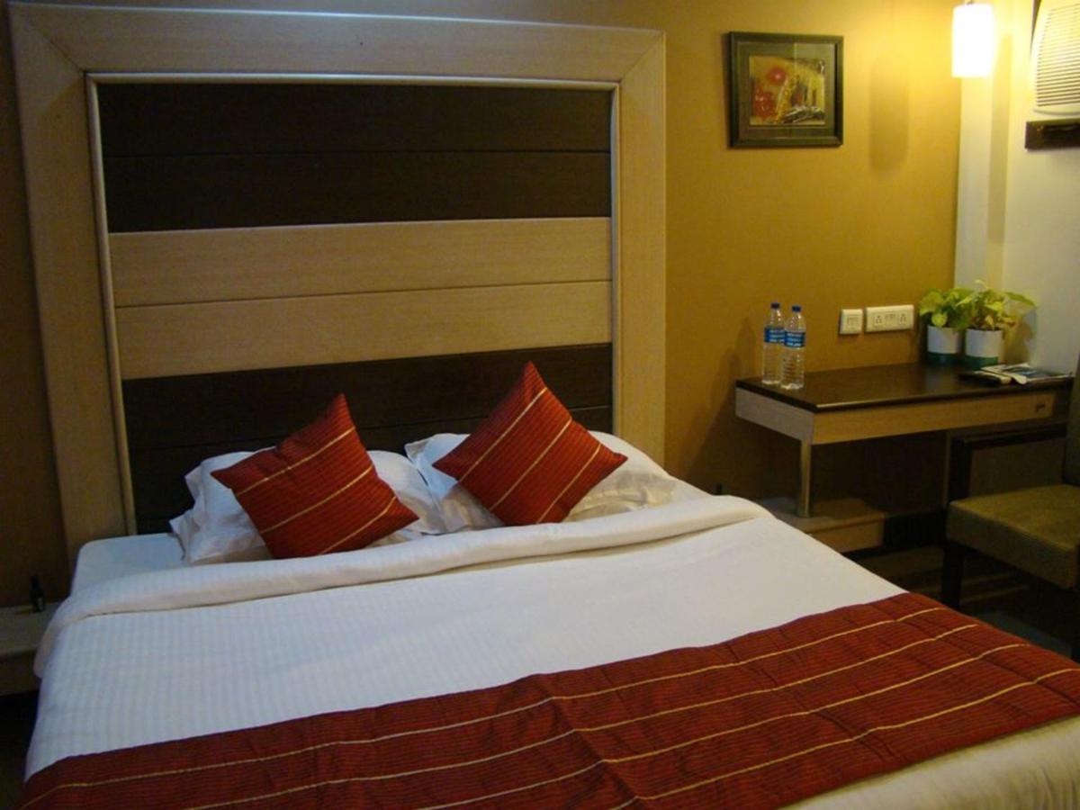 Hotel Pacific Inn Huda City Centre Gurgaon Exterior foto