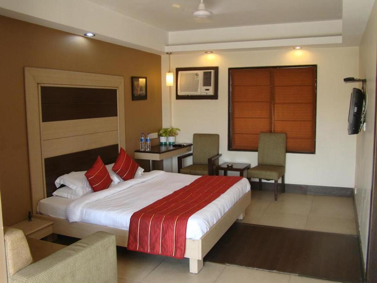 Hotel Pacific Inn Huda City Centre Gurgaon Exterior foto